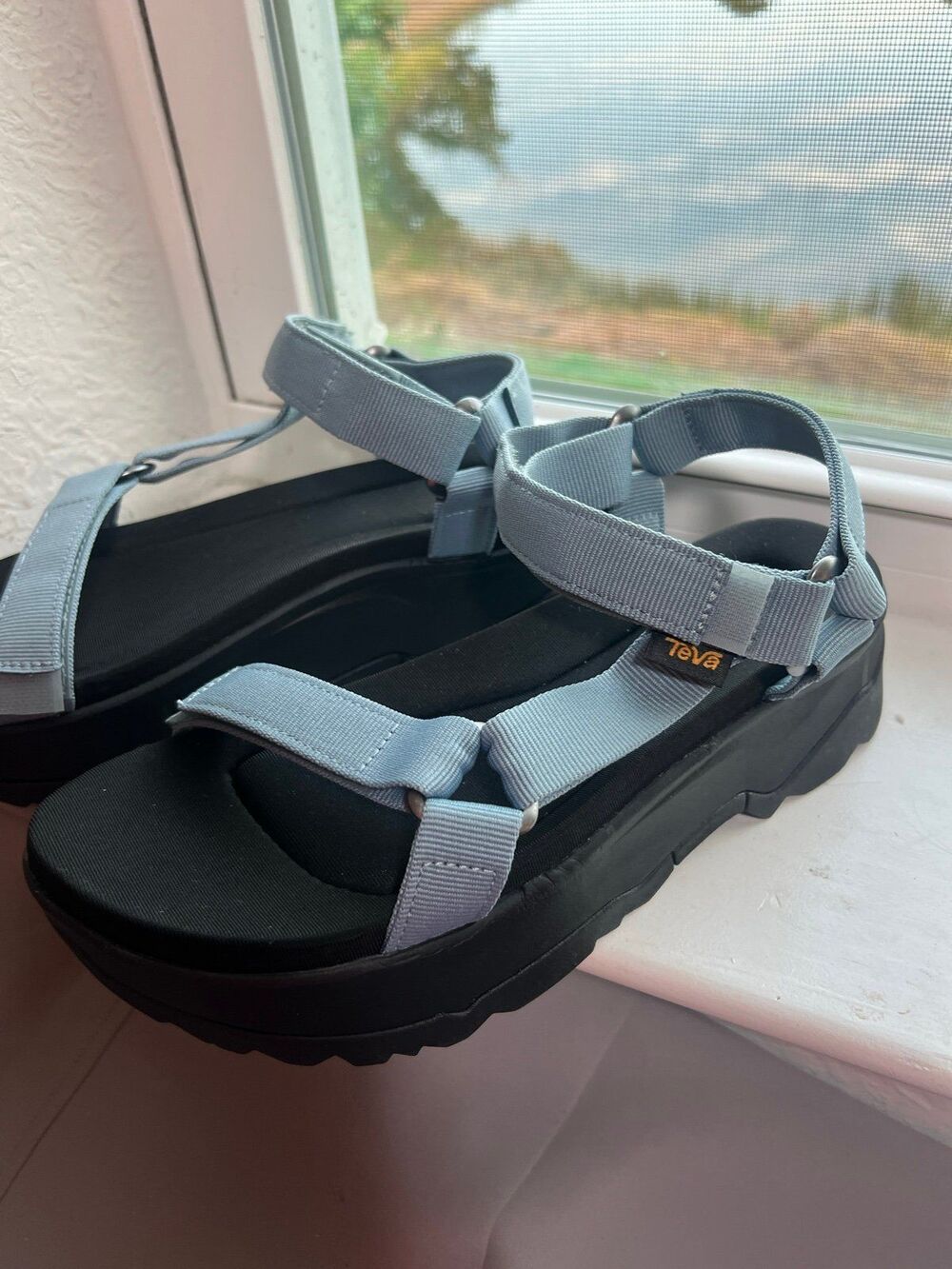 NWOT!  Teva Women’s Jadito Universal Strappy Platform Sandals Size 8